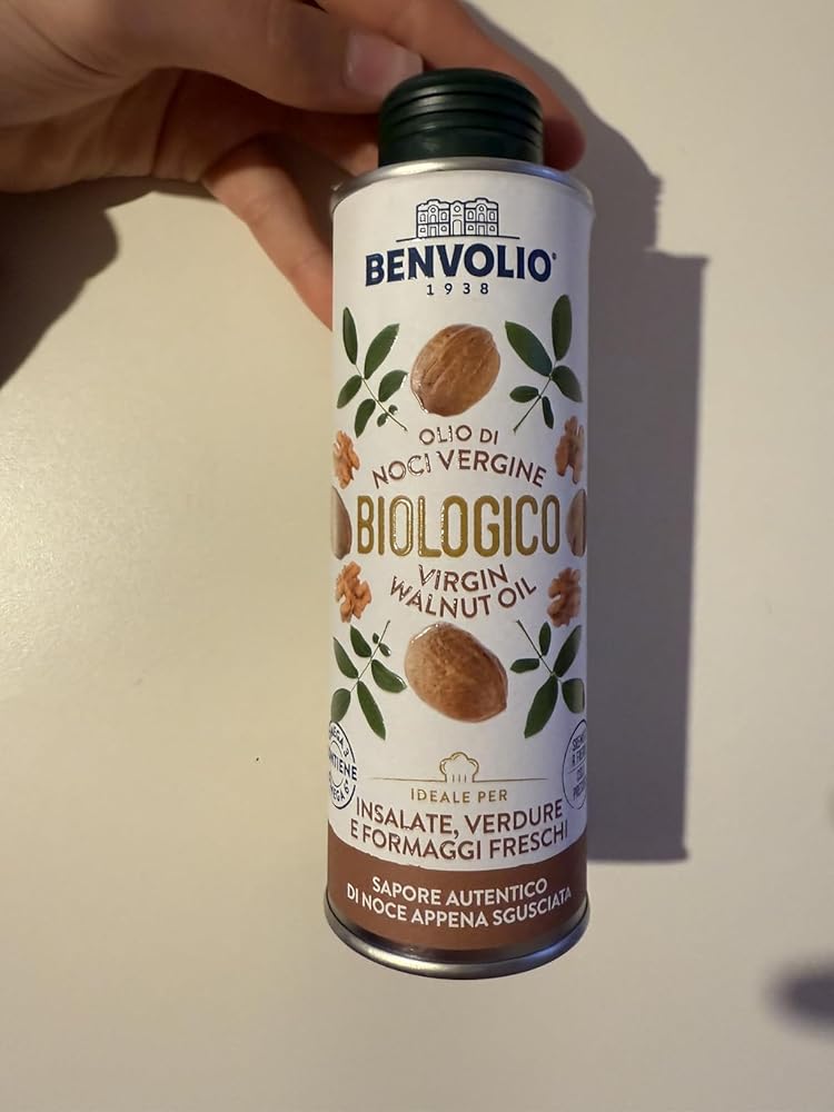 Bio Walnussöl Nativ Kaltgepresst aus Ungerösteten Nüssen Bio Walnussöl Nativ Kaltgepresst aus Ungerösteten Nüssen